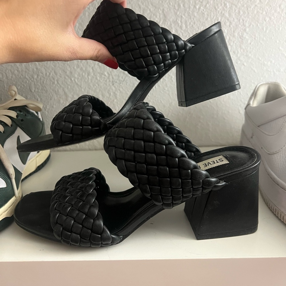 STEVE MADDEN DAPHNE HEEL - Picture 2 of 5